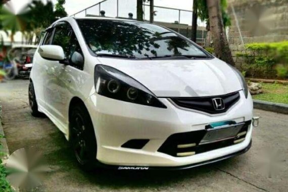 2009 Honda Jazz GE 1.3 White MT For Sale