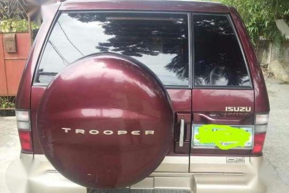 Isuzu Trooper Skyroof Edition 2003 Red AT 