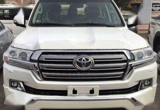 Toyota Land Cruiser LC200 GXR V8 AT 2017 good for sale