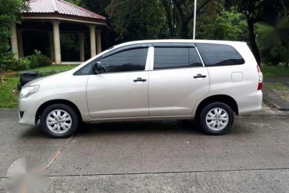 Toyota Innova E MT Silver 2012 For Sale