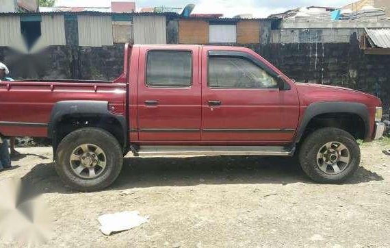 Nissan Pathfinder 4x4 MT Red For Sale