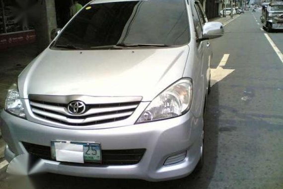 Toyota innova j 2010