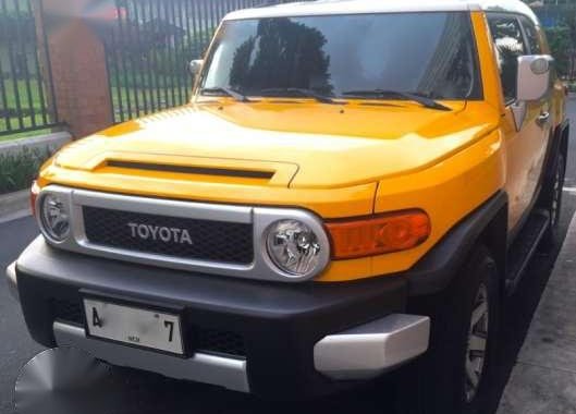 Toyota Fj Cruiser 4.0L AT 2015 like new for sale 