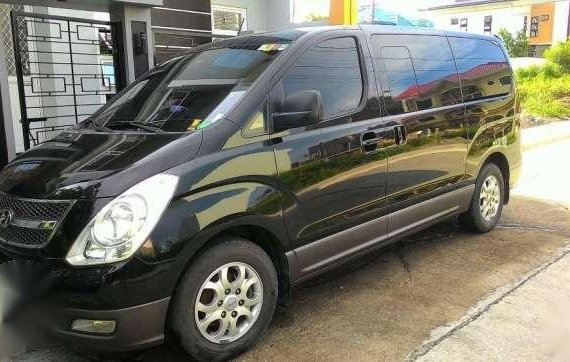 Hyundai Starex Gold 2011 AT Black For Sale