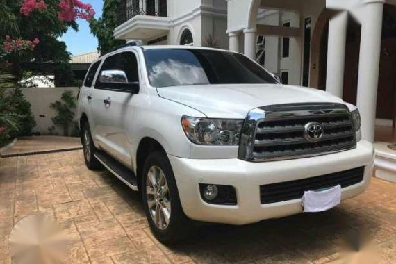 2011 Toyota Sequoia 5.7 V8 White AT For Sale