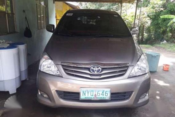 Toyota Innova G 2010 AT Beige For Sale