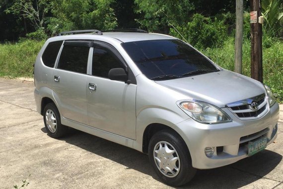 Toyota Avanza 2009 van silver for sale 