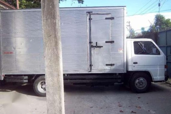 Isuzu Elf Truck Aluminum Van 2002 Model