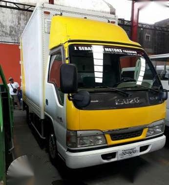 Isuzu elf aluminum van 4HL1 10FT
