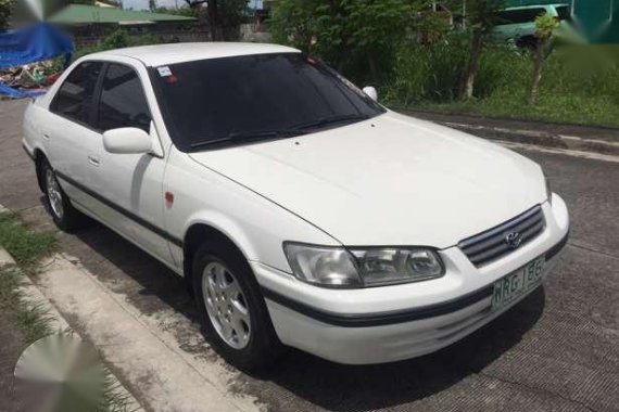 Toyota Camry GXE 2000 AT White For Sale
