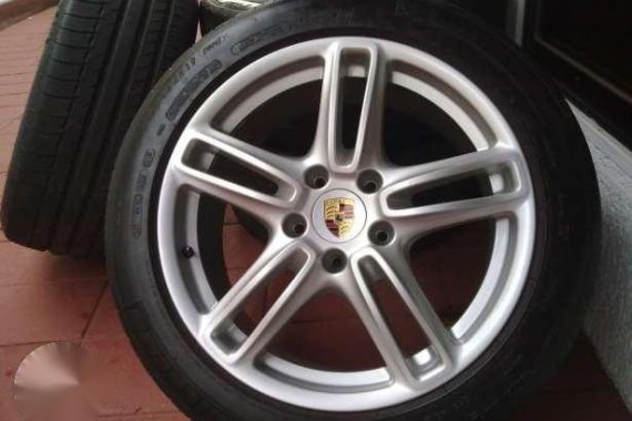 2011 Porsche Panamera Turbo 19" Wheels