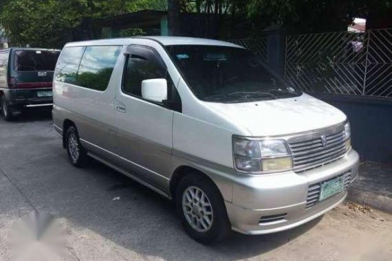 Nissan el grand suv van