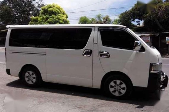 Toyota HiAce Commuter D4D 2008 MT White 