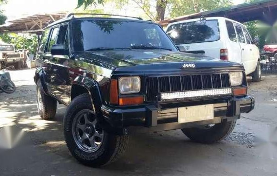 Jeep Cherokee 1993 4x4 4.0 MT Black For Sale