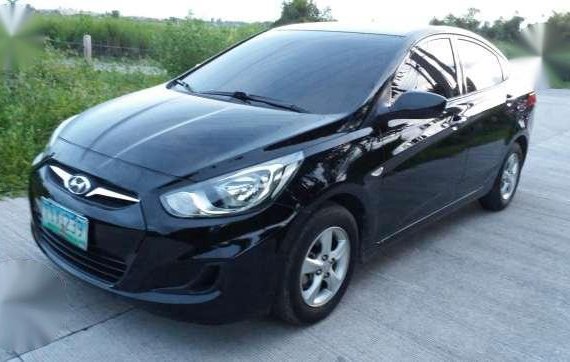 Hyundai Accent - 2012 Automatic