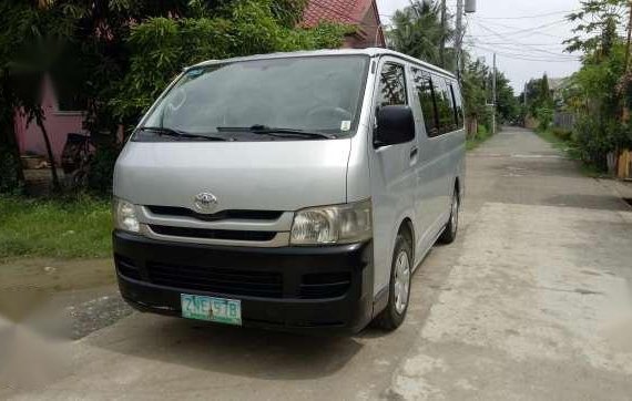Toyota Hiace Commuter 2008