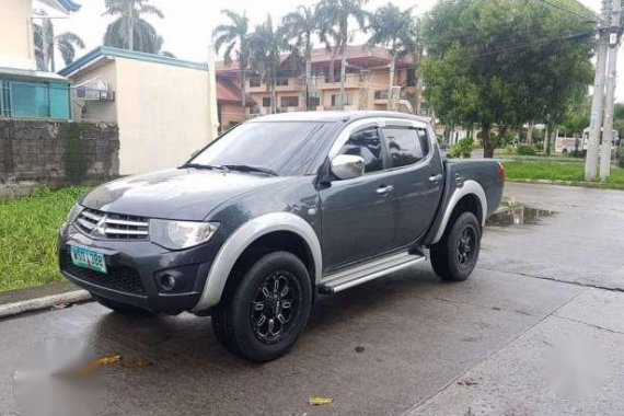 Mitsubishi Strada glxV Automatic 2013