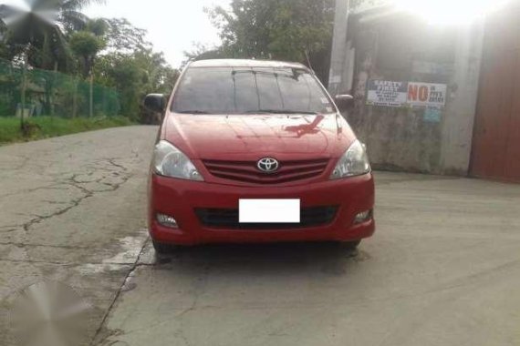 2011 Toyota Innova e at 2012 Toyota Fortuner V 4wd at