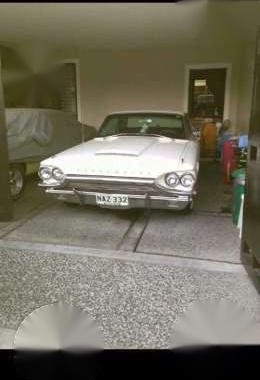 Ford Thunderbird V8