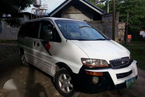 Hyundai Starex 1999 Van MT White For Sale