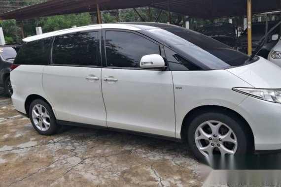 2008 previa Q Van white Gas for sale 