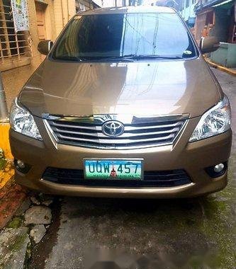 Toyota Innova 2012 Golden van for sale 