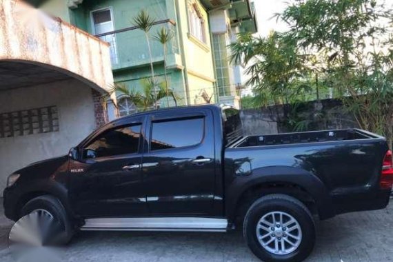 Toyota Hilux 4x2 2012 2.5 MT  Black For Sale