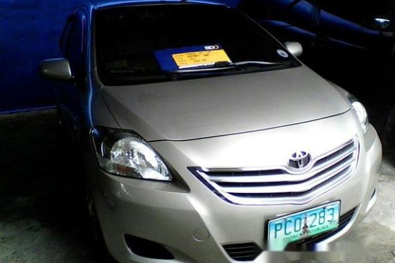 Toyota Vios 2010 sedan silver for sale 