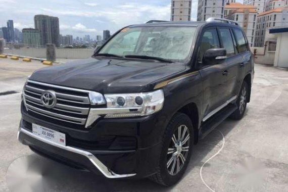 2017 Land Cruiser 200 Brand New Dubai Version