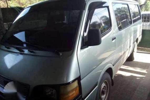 Toyota HiAce Commuter 2000 MT Silver For Sale