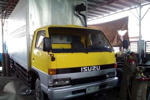 Isuzu Elf 18ft 4hf1 MT Yellow For Sale