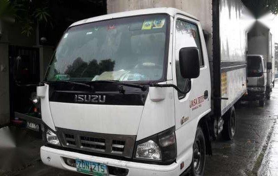 Isuzu elf 10 footer alum van