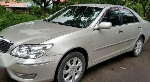 Toyota Camry 2.4V 2006 AT Silver For Sale