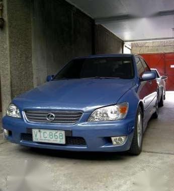 Lexus IS200