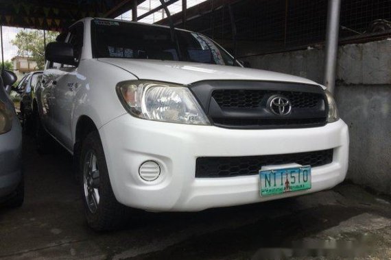 Toyota Hilux 2010 SUV white for sale 