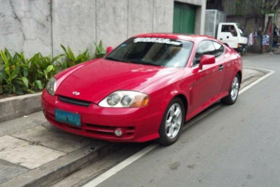 Hyundai Coupe 2004 sedan red for sale 