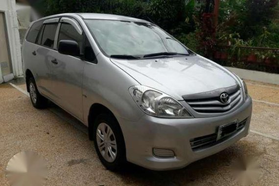 2011 Toyota innova J