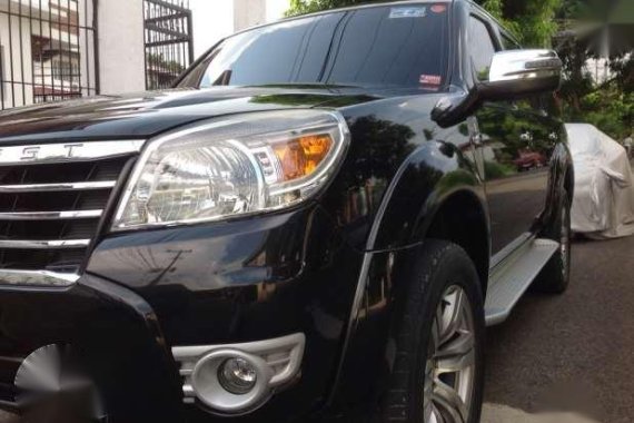 Ford Everest 2012 MT Black SUV For Sale