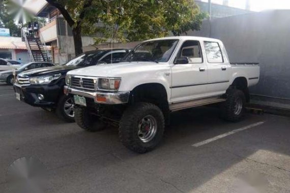 4x4 Toyota Hilux 2.8 Diesel double cab (lift up) - Cebu unit