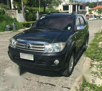 Toyota Fortuner G 2011 MT Black For Sale