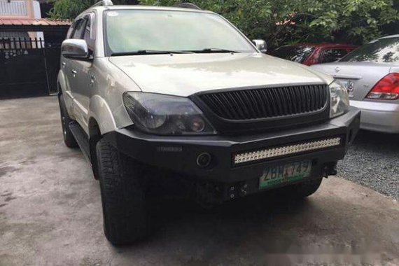Toyota Fortuner 2005 SUV for sale 
