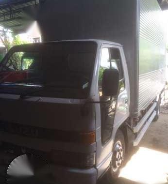 Isuzu Elf Aluminum Van 2000 14ft MT White 