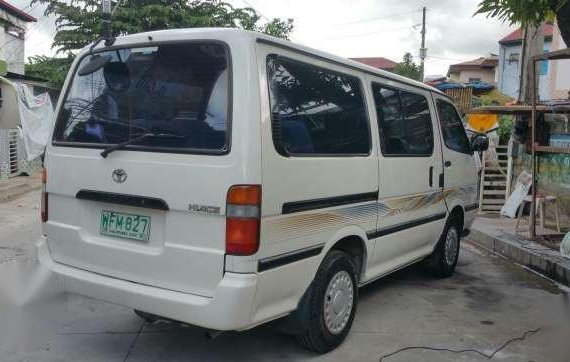 Toyota Hi Ace commuter Van