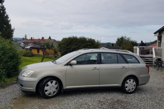 FOR SALE: Toyota Avensis 2004