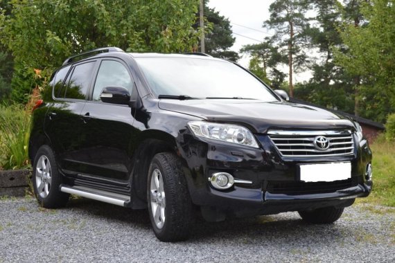 FOR SALE: Toyota RAV4 2011