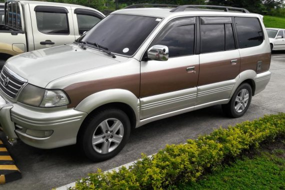 2003 Toyota Revo VX200 for sale
