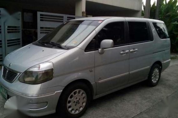 2003 nissan serena