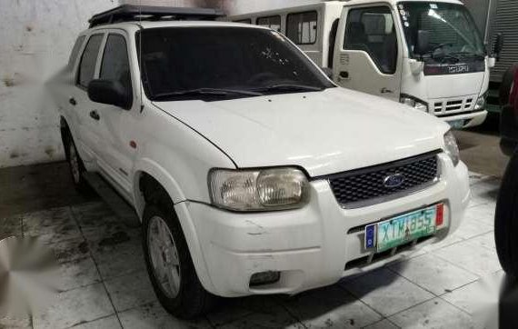 Ford Escape 2005 AT White SUV For Sale