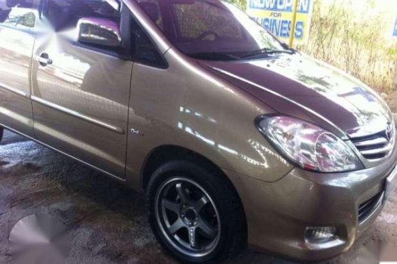 Toyota innova 2010 V