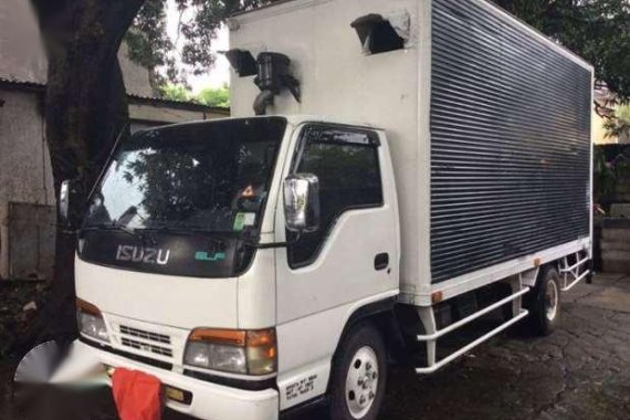 Isuzu elf closed van 6wheeler for sale